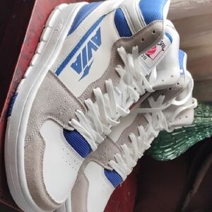 Avia Men's Athletic Shoes in White, Blue, and Gray